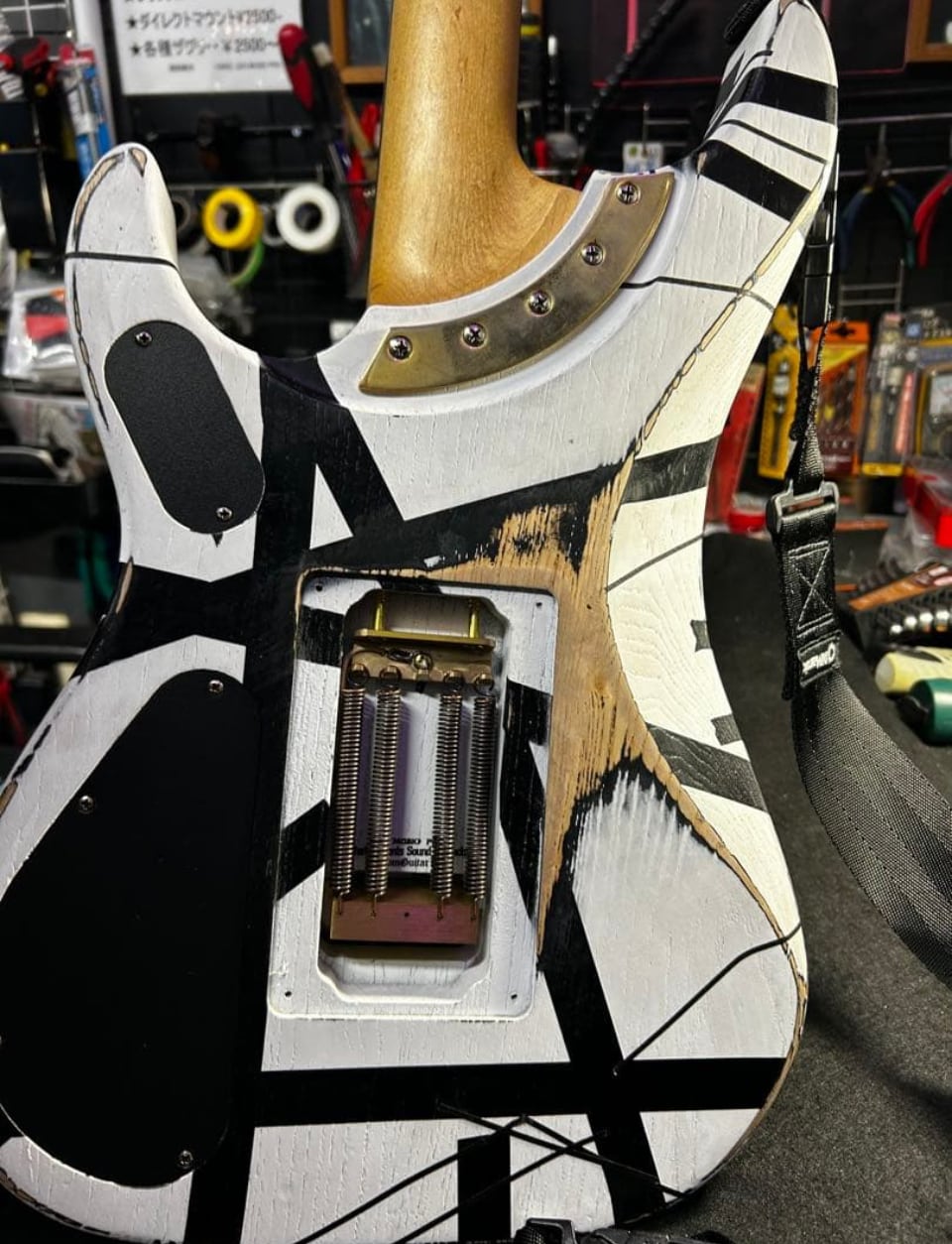 washburn USA N4 白黒フランケンリフィニッシュ！ヌーノ/NUNO washburn USA N4 BSG1G. 白黒フランケンリフィニッシュ