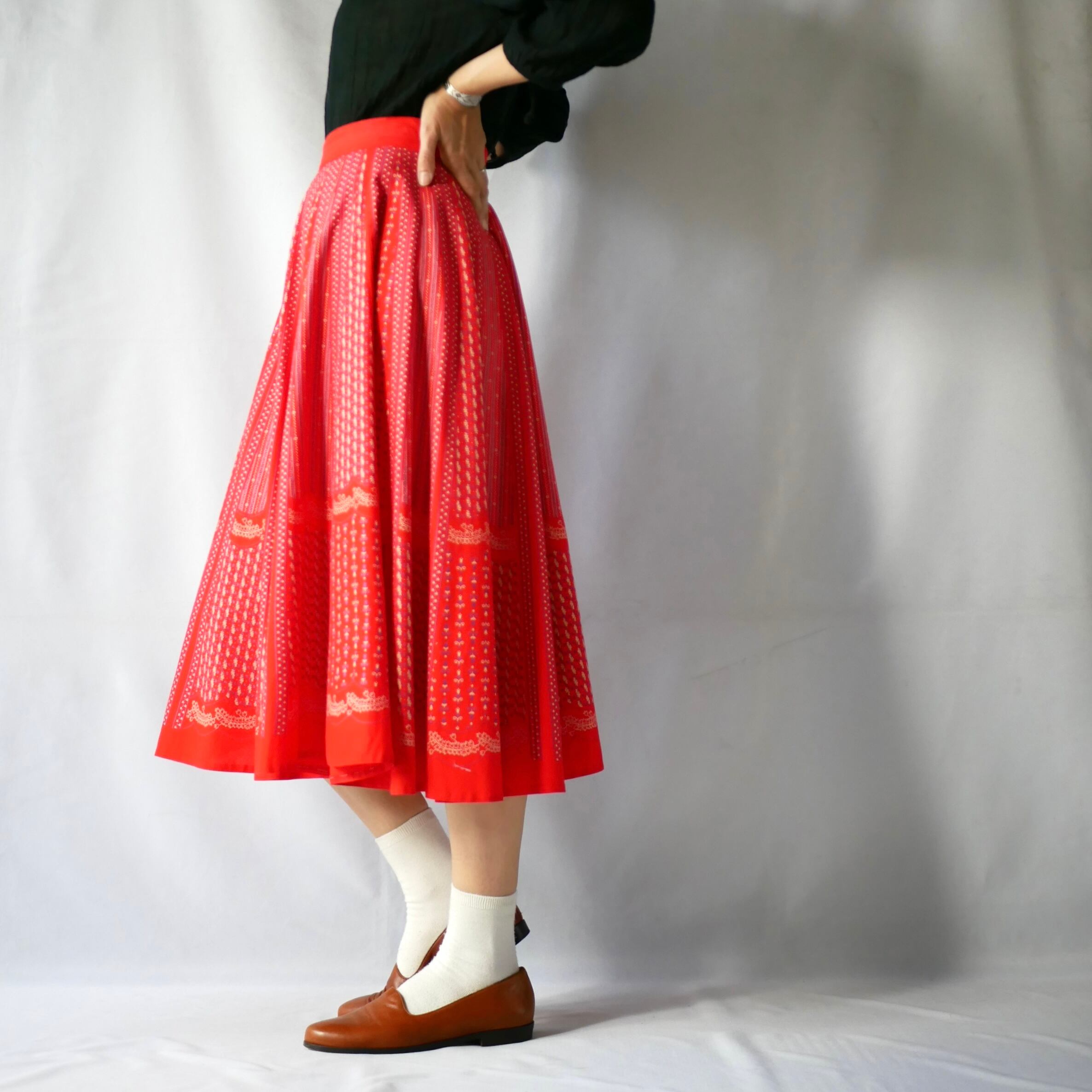 Euro vintage red floral flare skirt   &Dorothy used&vintage 古着屋