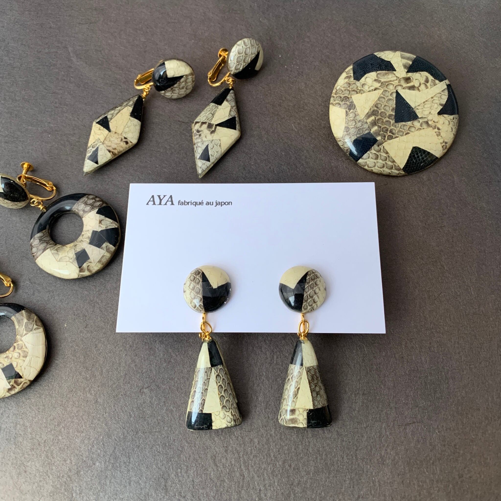 ウッドパイソンの大ぶりヴィンテージイヤリング 蛇革（パイソン）〜 イヤリング | aya.accessoires