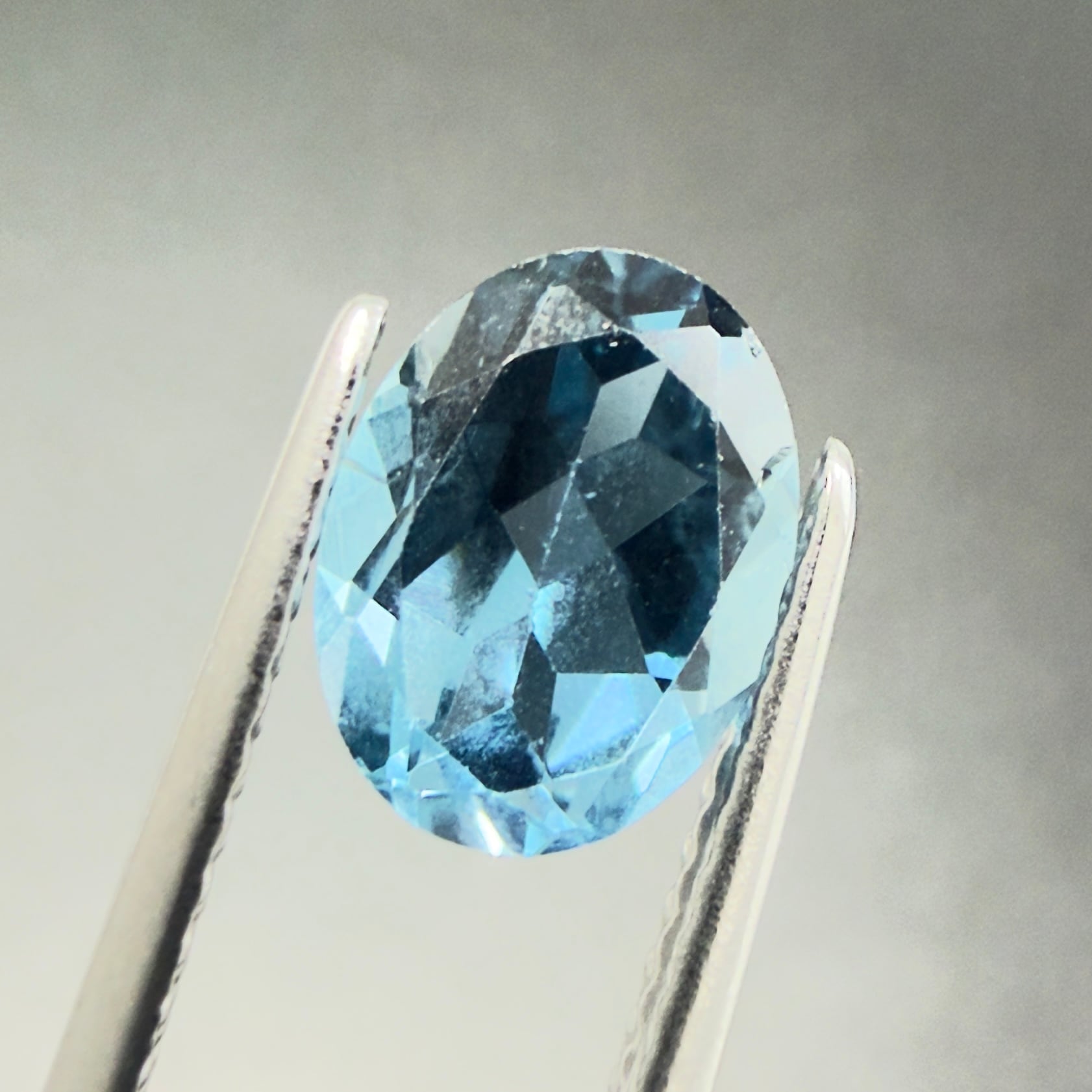 ロンドンブルートパーズ】 ルース ブラジル産 1.54ct | たからいし