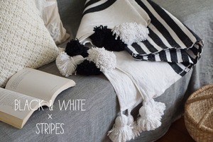 ポンポンブランケットM : Black & white × stripes