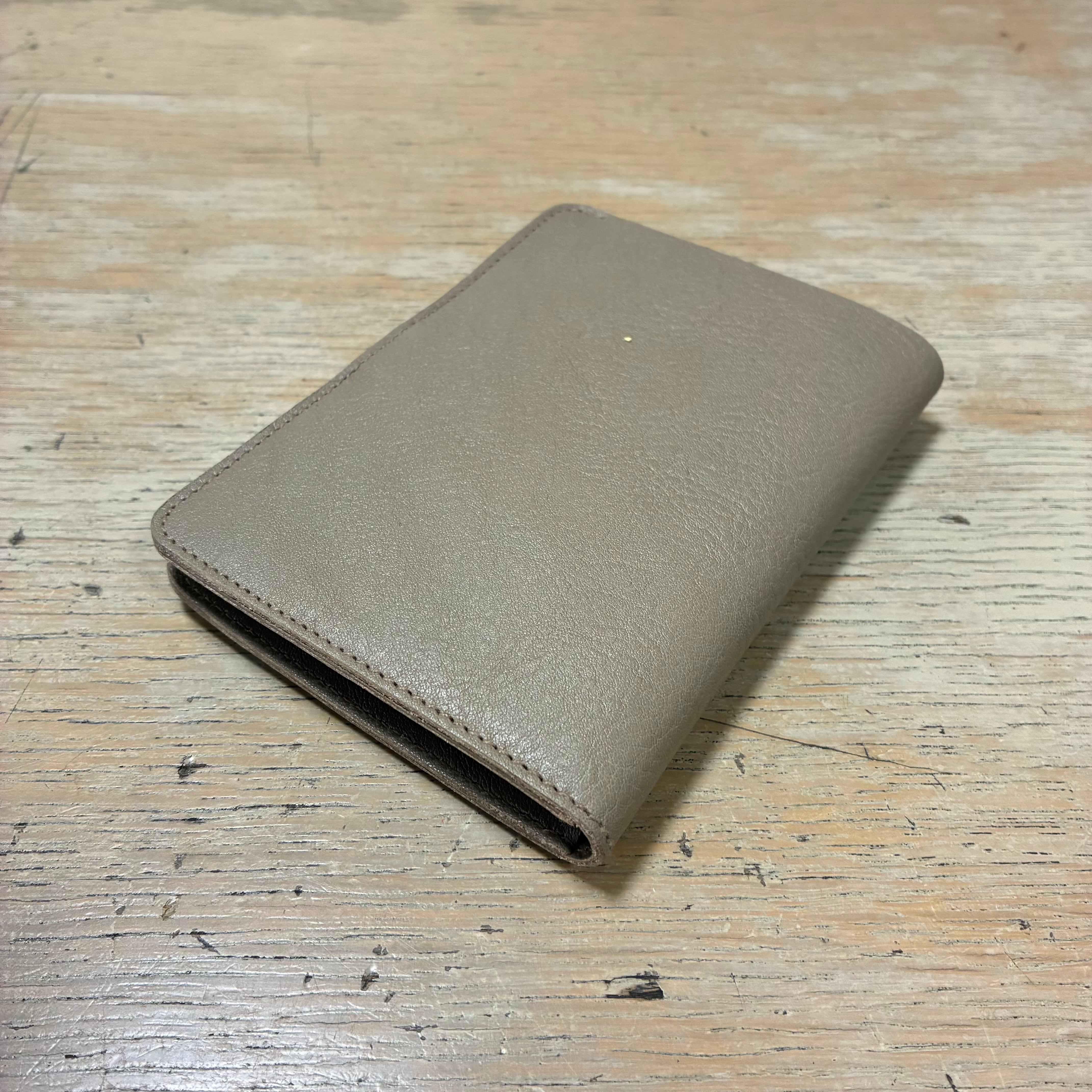 新品 イルビゾンテ 二つ折り 財布 グレー IL BISONTE（イルビゾンテ） 財布 IL BISONTE 2つ折りスクエア