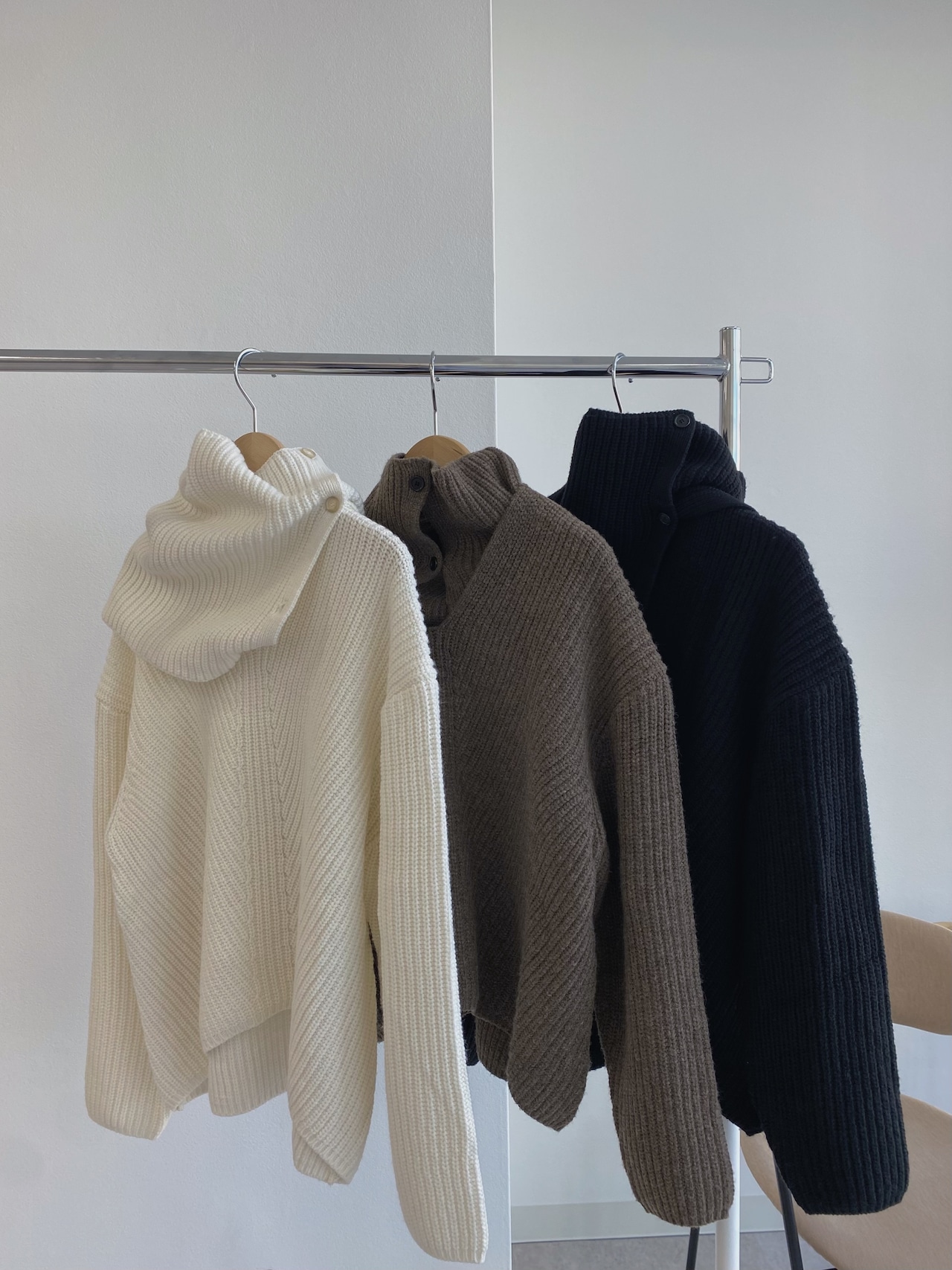 many way removeale neck detail smooth knit