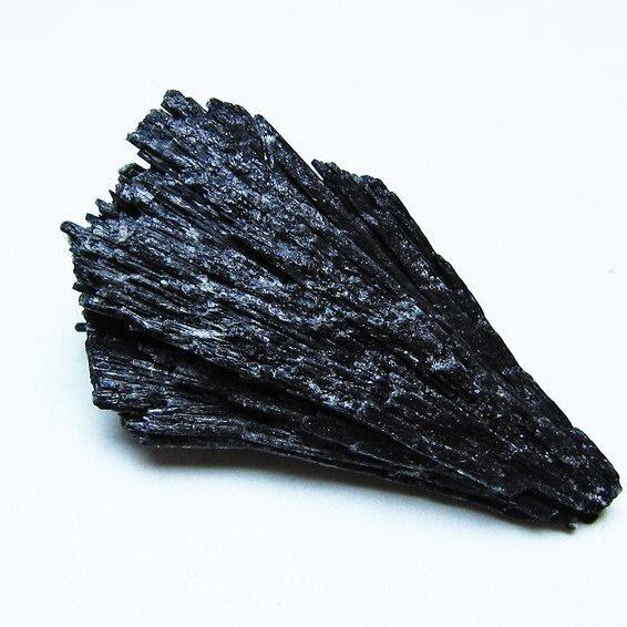 ブラック カイヤナイト 原石 一点物 171-7499