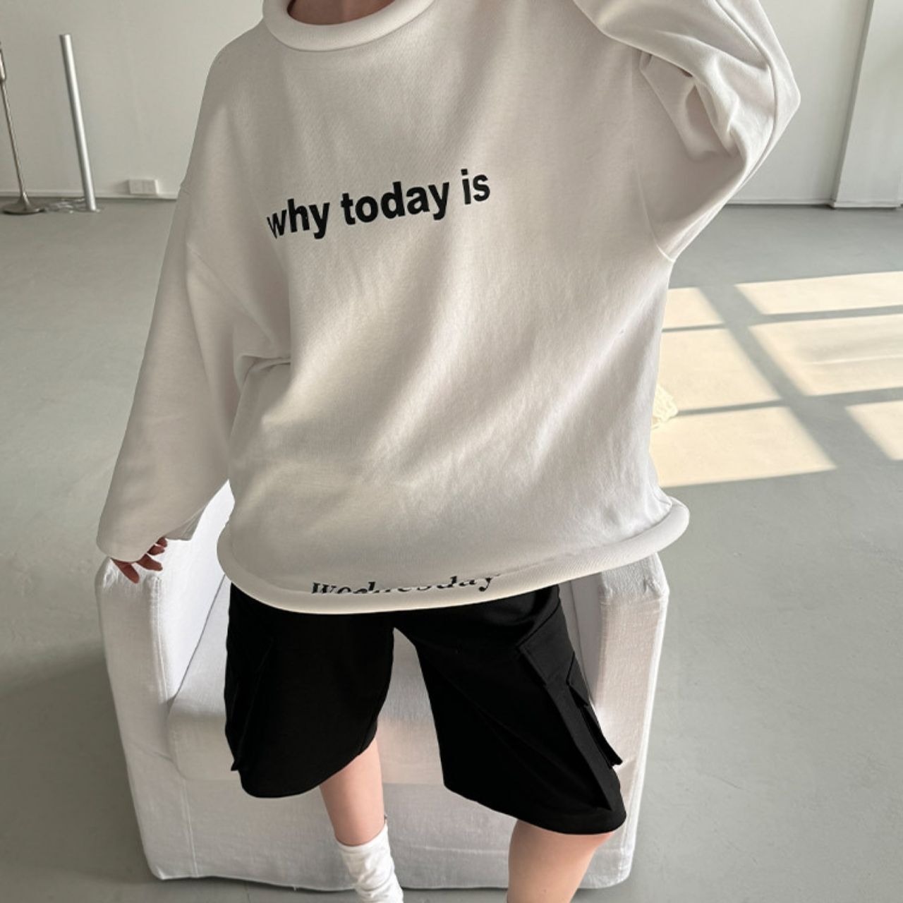 "Why"バック"？"マークロールエッジプリント長袖Tシャツ　LT0040045