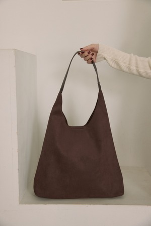AM500940 suede shoulder bag