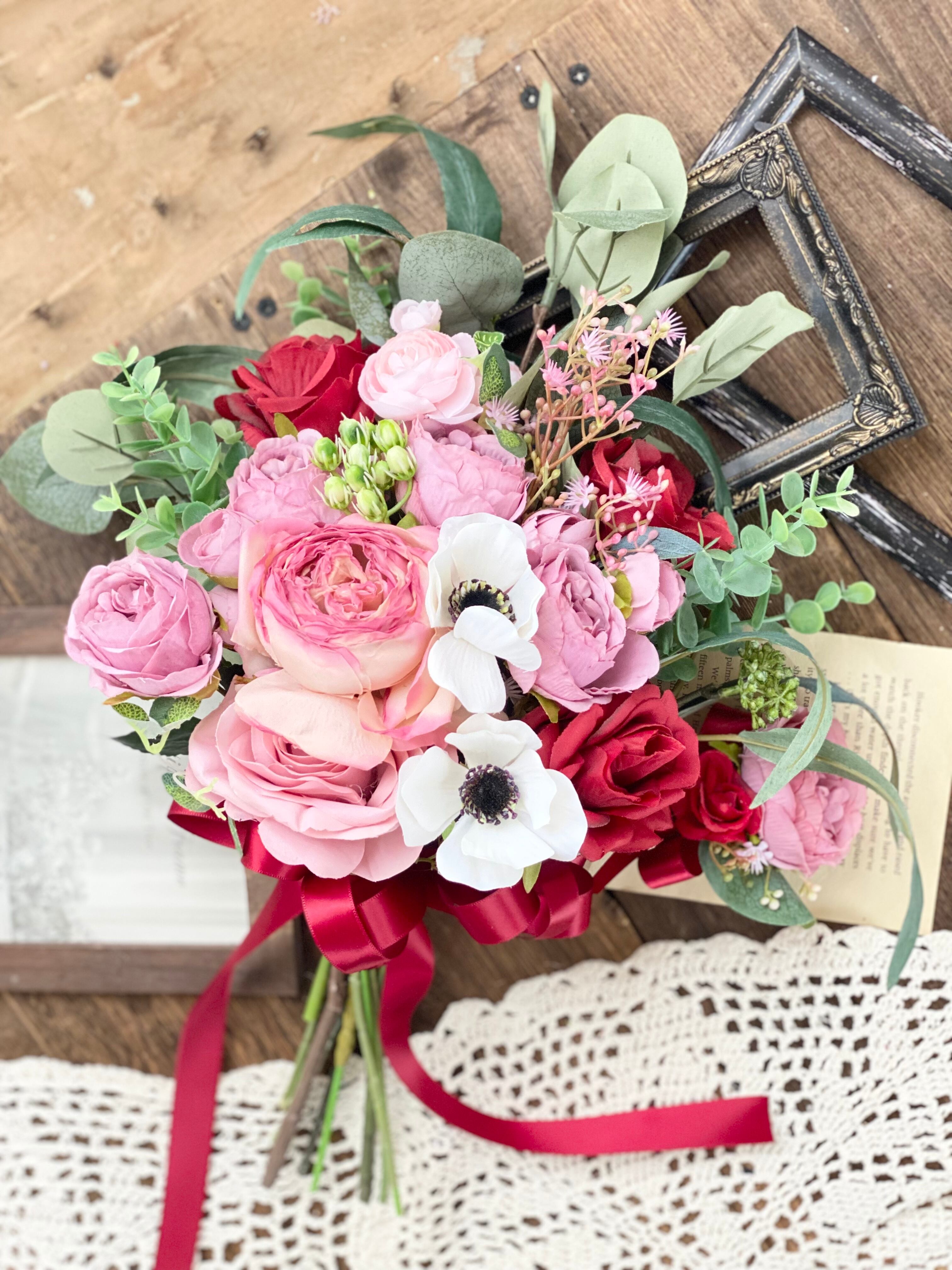 くすみピンク 赤クラッチブーケ Houkiboshi くすみピンク 赤クラッチブーケ Houkiboshi