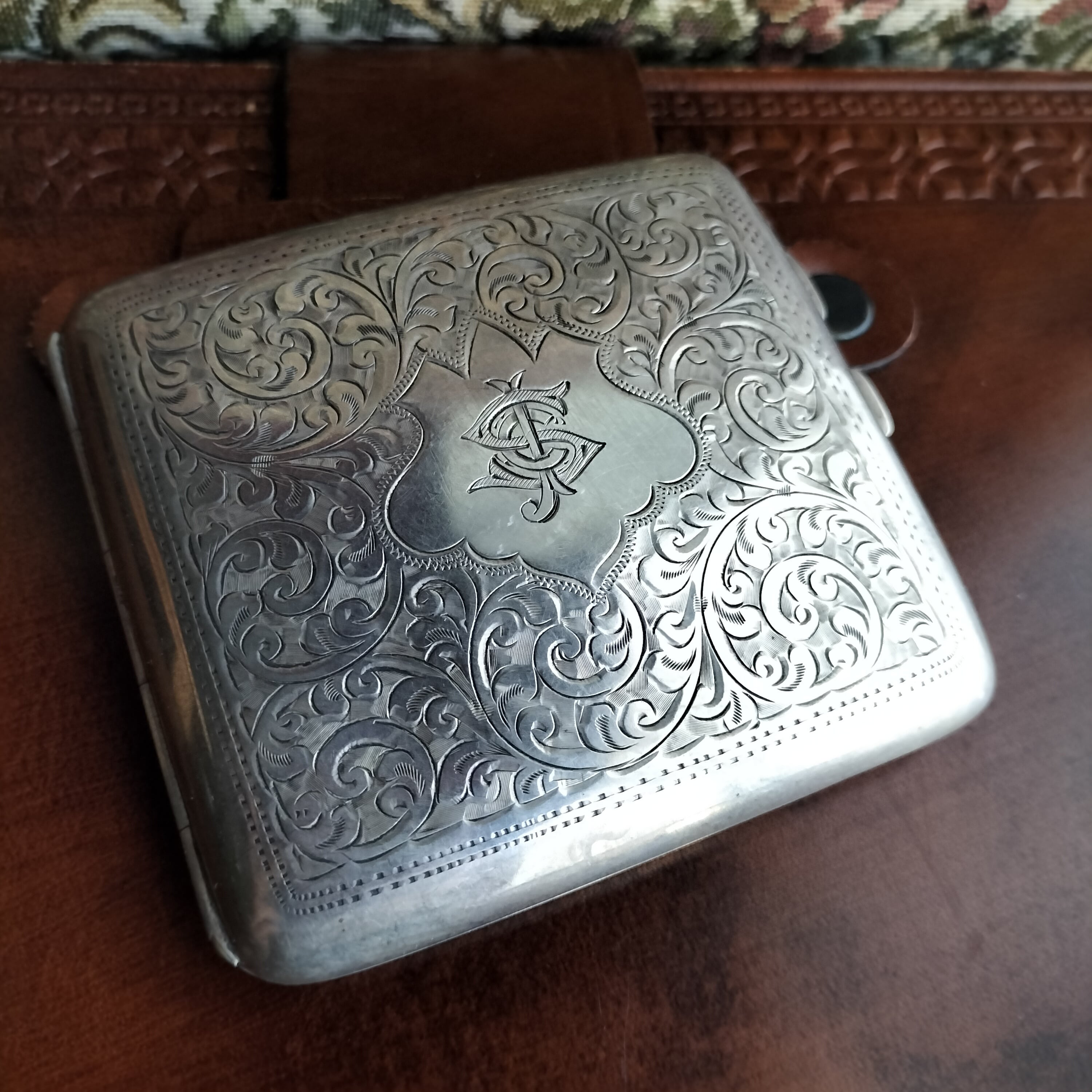 English Engraved Silver Cigarette Case 1916年 | Antico
