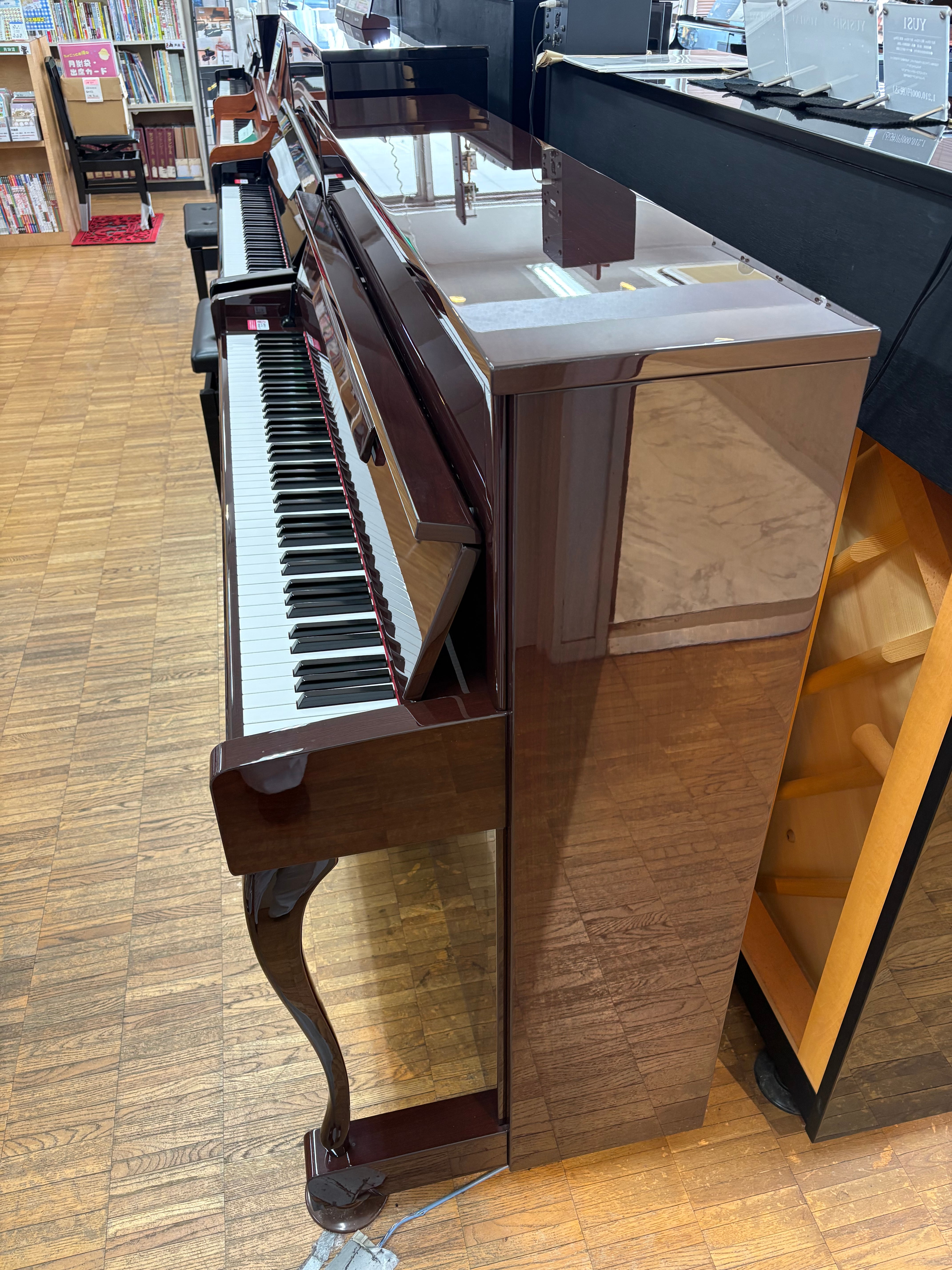 【展示処分品】中古ヤマハアップライトピアノ　b113DMC