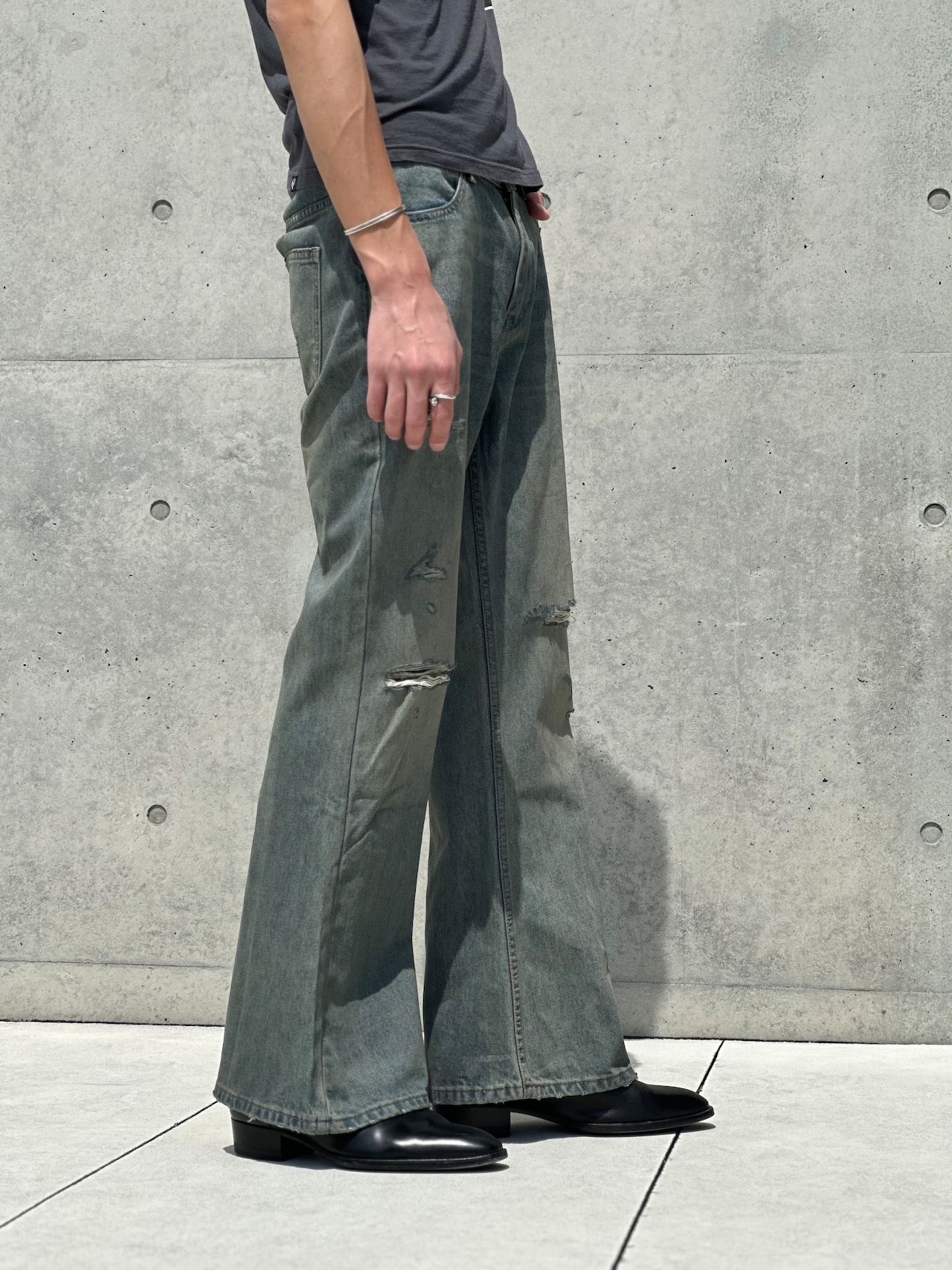 Dirty Destroyed Flare Denim