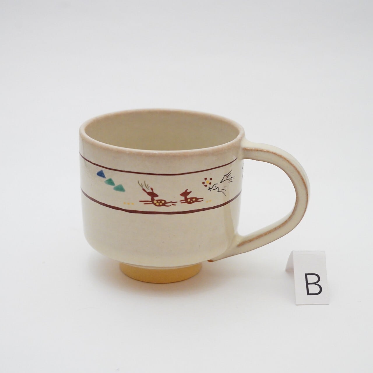 南島焼　奈美ロリマーさん作品　カップ　高さ約8cm　直径約8cm 南島焼 奈美ロリマーさん作品 湯呑み2個組 直径約8cm 高さ約