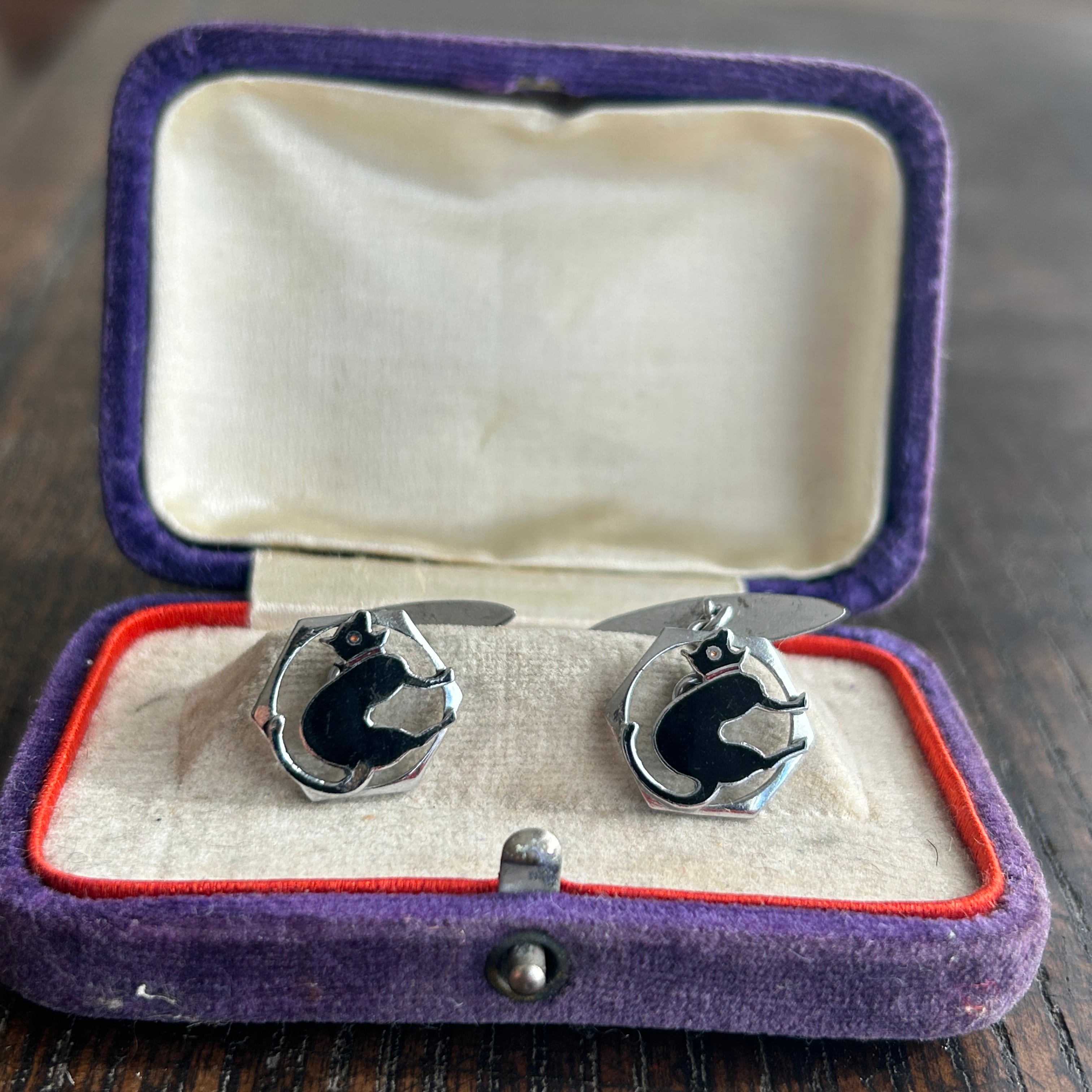 アンティーク　和製ヌーボー　黒猫のカフス