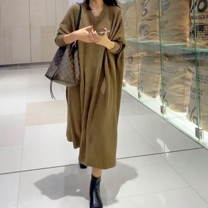 【送料無料】大きいサイズ ニットワンピース ワンピース レディース ロングワンピース ロング丈 ミモレ丈 Vネック 深Vネック ざっくり ゆったり オーバーサイズ 長袖 春 秋 冬 大人 シンプル カジュアル おしゃれ お出かけ 韓国 体型カバー 着痩せ 細見え 脚長 10代 20代 30代 40代 50代 オリーブ