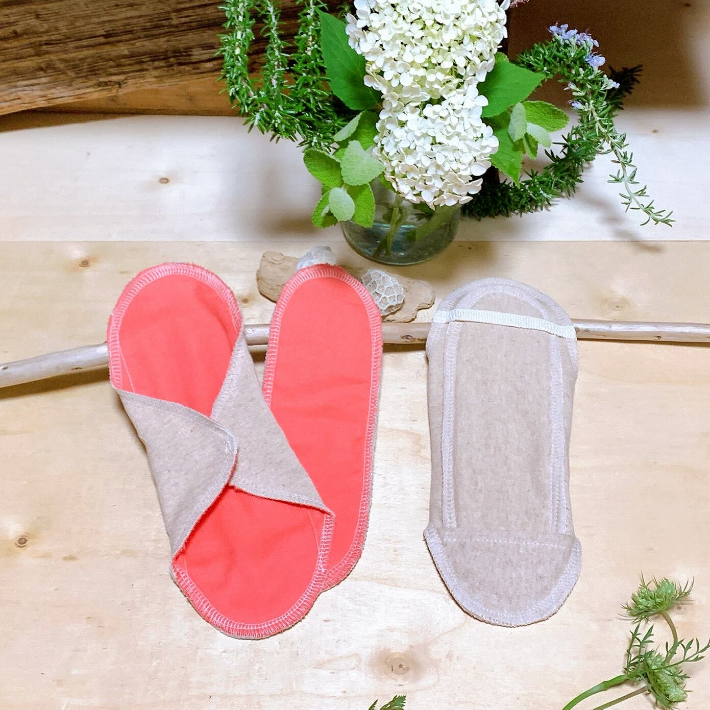 布ナプキンset (ﾎﾙﾀﾞｰ 1枚・ﾊﾟｯﾄﾞ2枚)          サーモンピンク 第2チャクラ