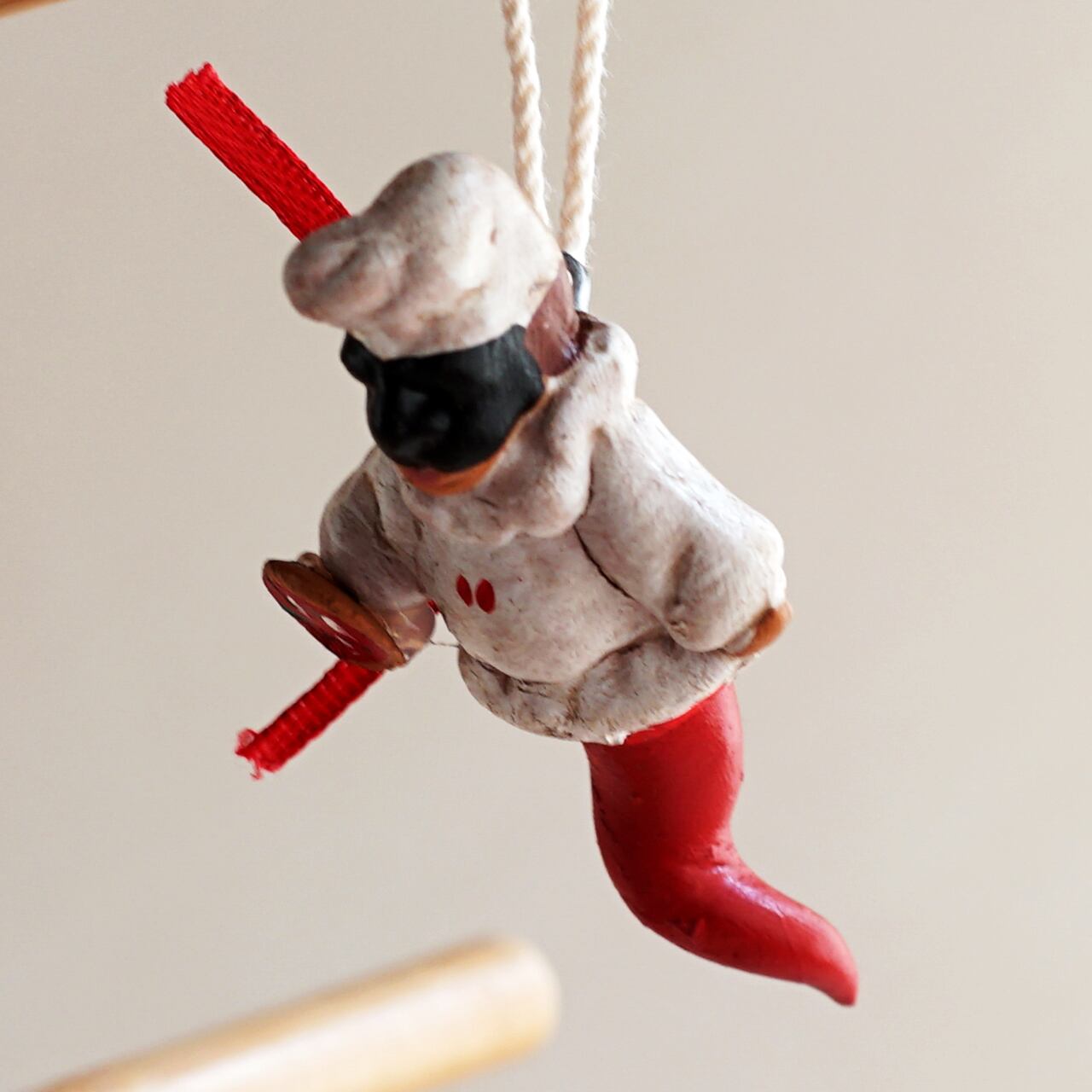 ナポリの幸運のお守り！ピザを持つプルチコルノ | ルカニア