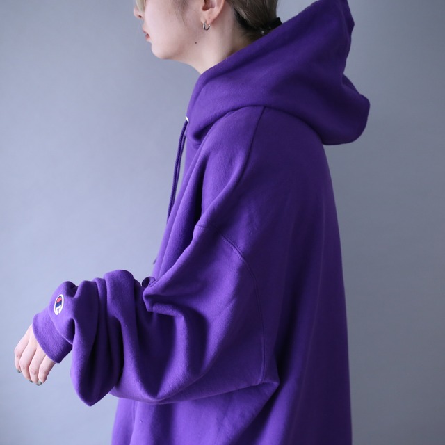 "Champion" violet color super over silhouette sweat parka