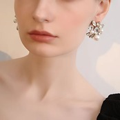 Crystal Pearl  Stud Pierce F0275