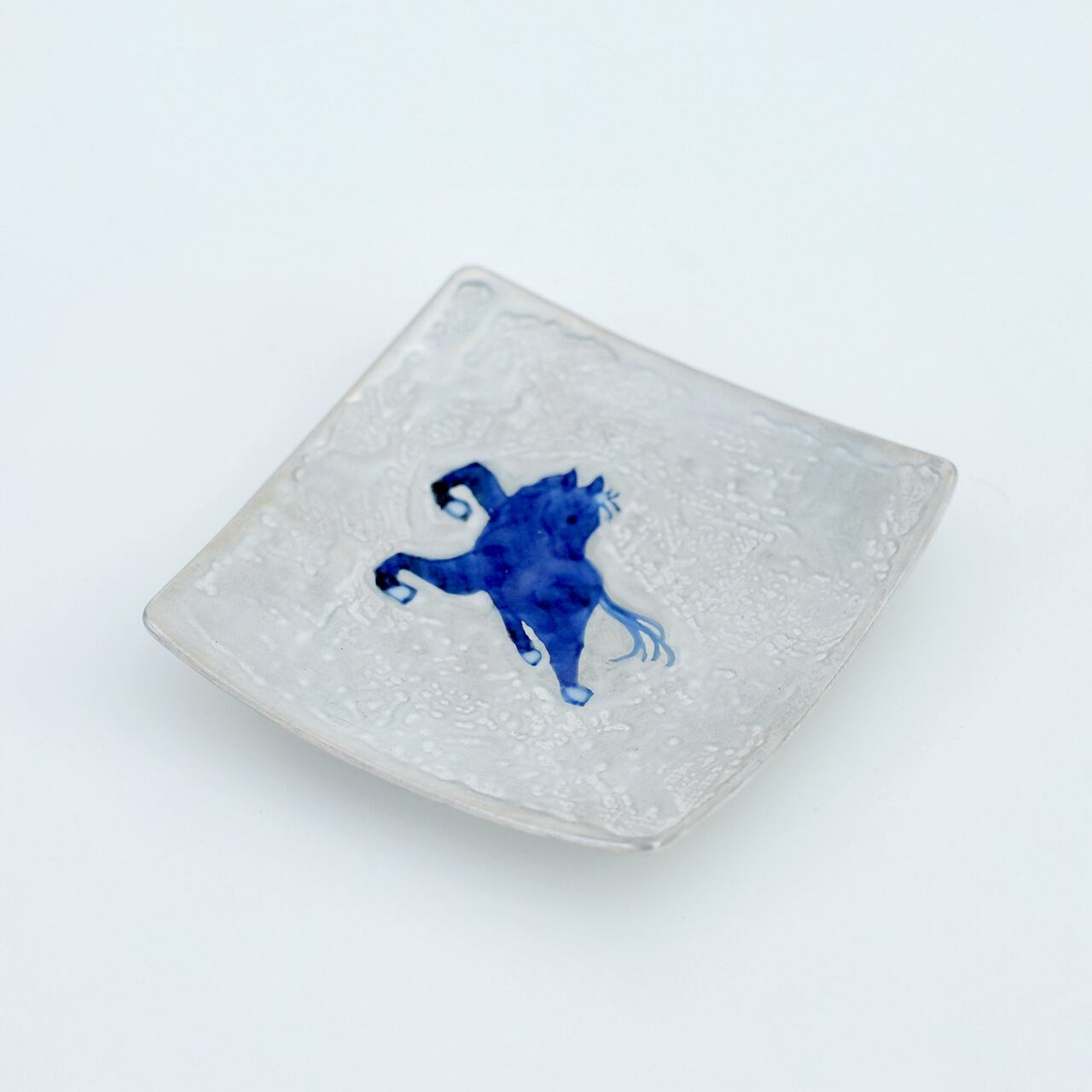 銀彩染付干支午 9cm角小皿