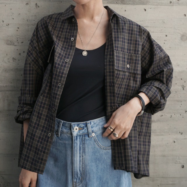 クロップドオーバーチェック柄シャツ