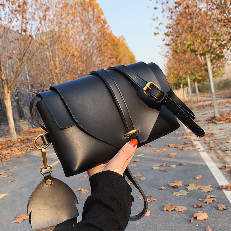 オータムウィンタースタンダードレッドシングル レトロ 秋物 冬物 メッセンジャーバッグ Tiancai_Wing_Bag22948627046