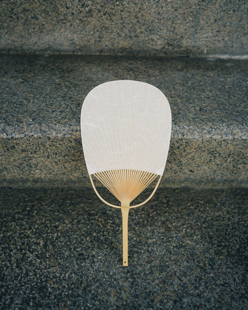 MU053　丸亀うちわ　小判　雲龍　白    Koban (Oval) shaped Uchiwa “Unryu” White