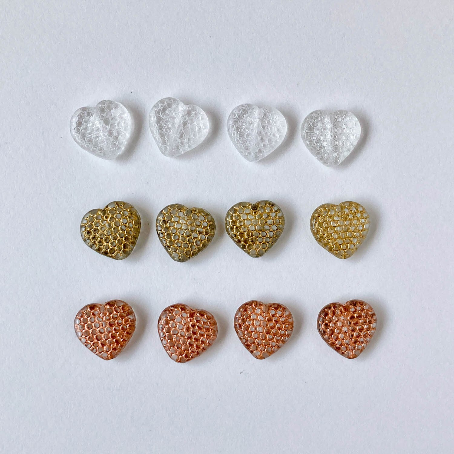 つぶつぶ模様のハートチェコビーズ | Dua-アクセサリーパーツショップ