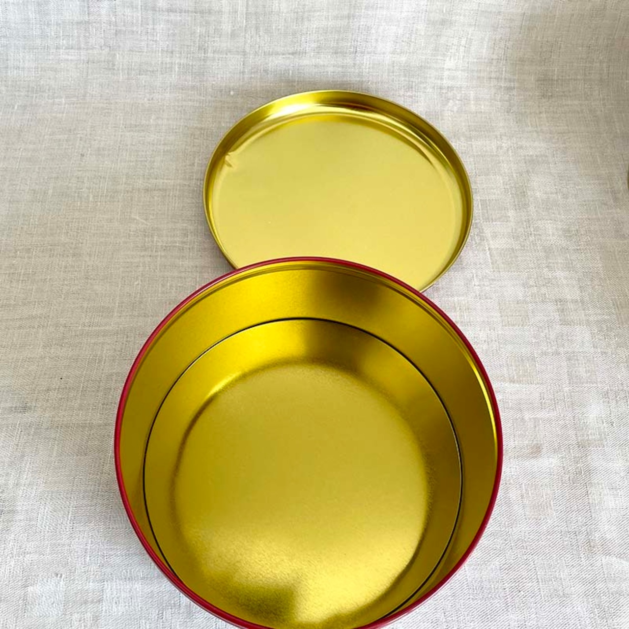 ビレロイ＆ボッホ　クリスマス缶大　3個セットの大1個　新品未使用品　希少　Villeroy & Boch ビスケットボックス 12otdt14-1