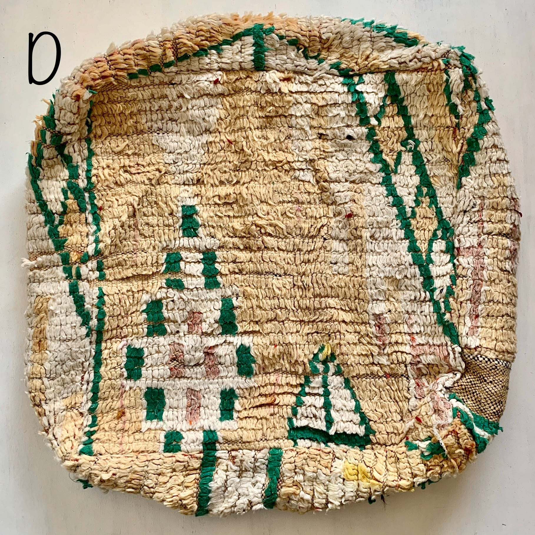 オールドラグをリメイクしたプフ | モロッコの暮らしと手しごと