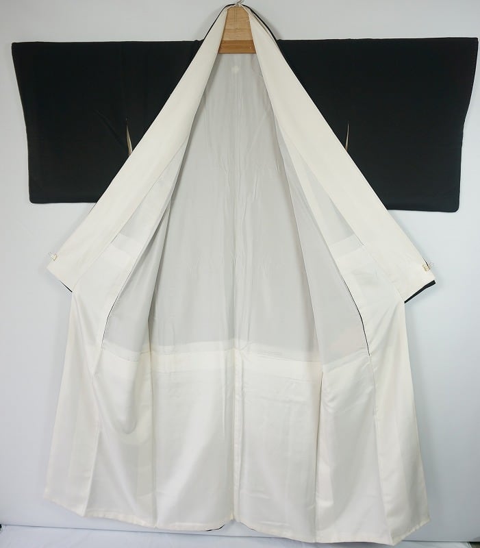 AO-1717 黒留袖 比翼仕立 五ツ紋 梅 金箔 正絹 広衿 袷 着物-
