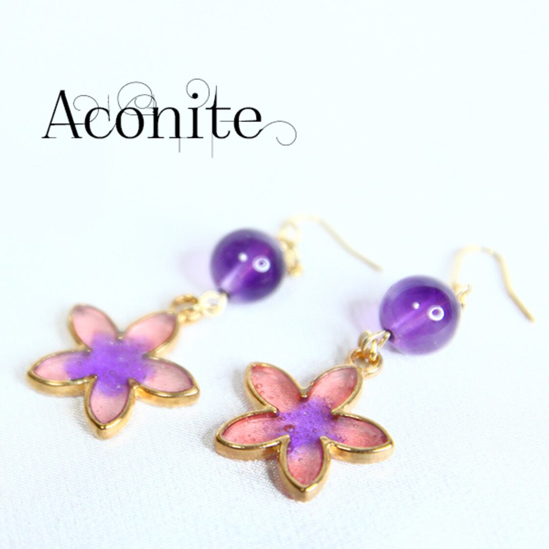 紫×ピンク 天然石とお花のイヤリング／ピアス | PAY ID