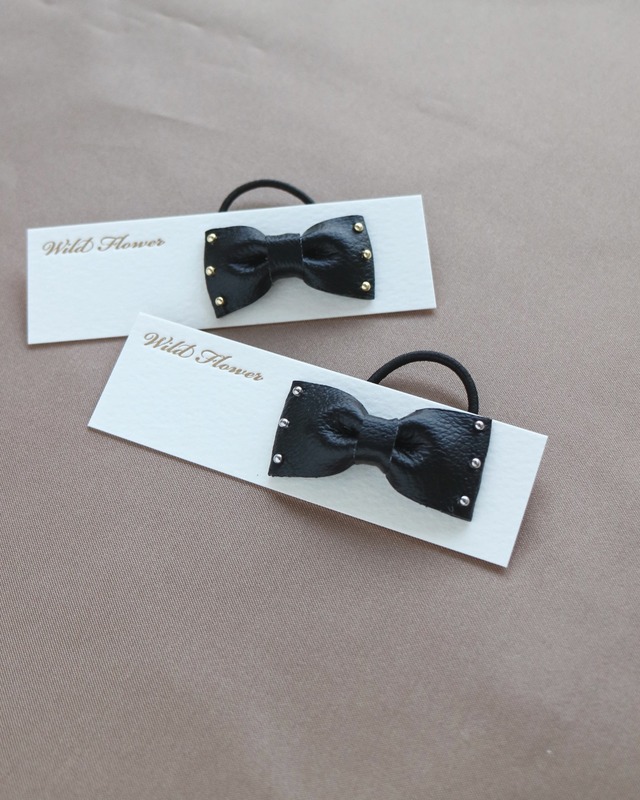 "mini" leather ribbon studs
