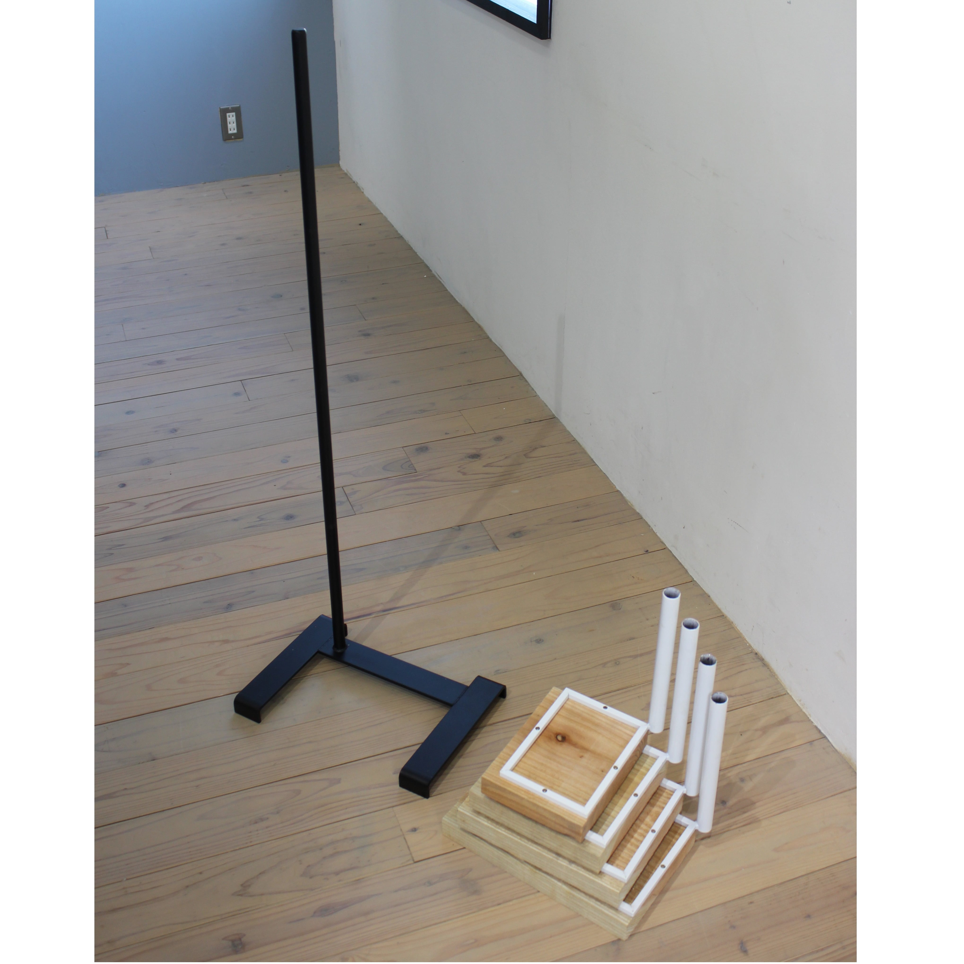 ◇モストラ◇(mostra) 杉材とアイアンの回転シェルフ | limone order