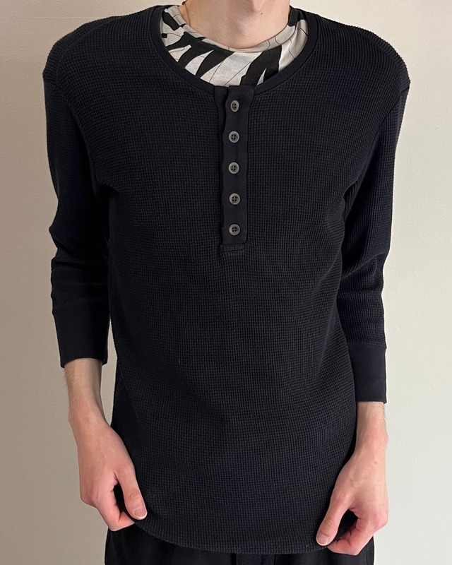 【wjk】cropped sleeve henley neck top