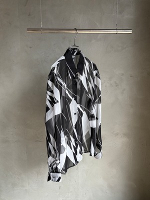 アーティスティックモダンデザインシアーシャツ