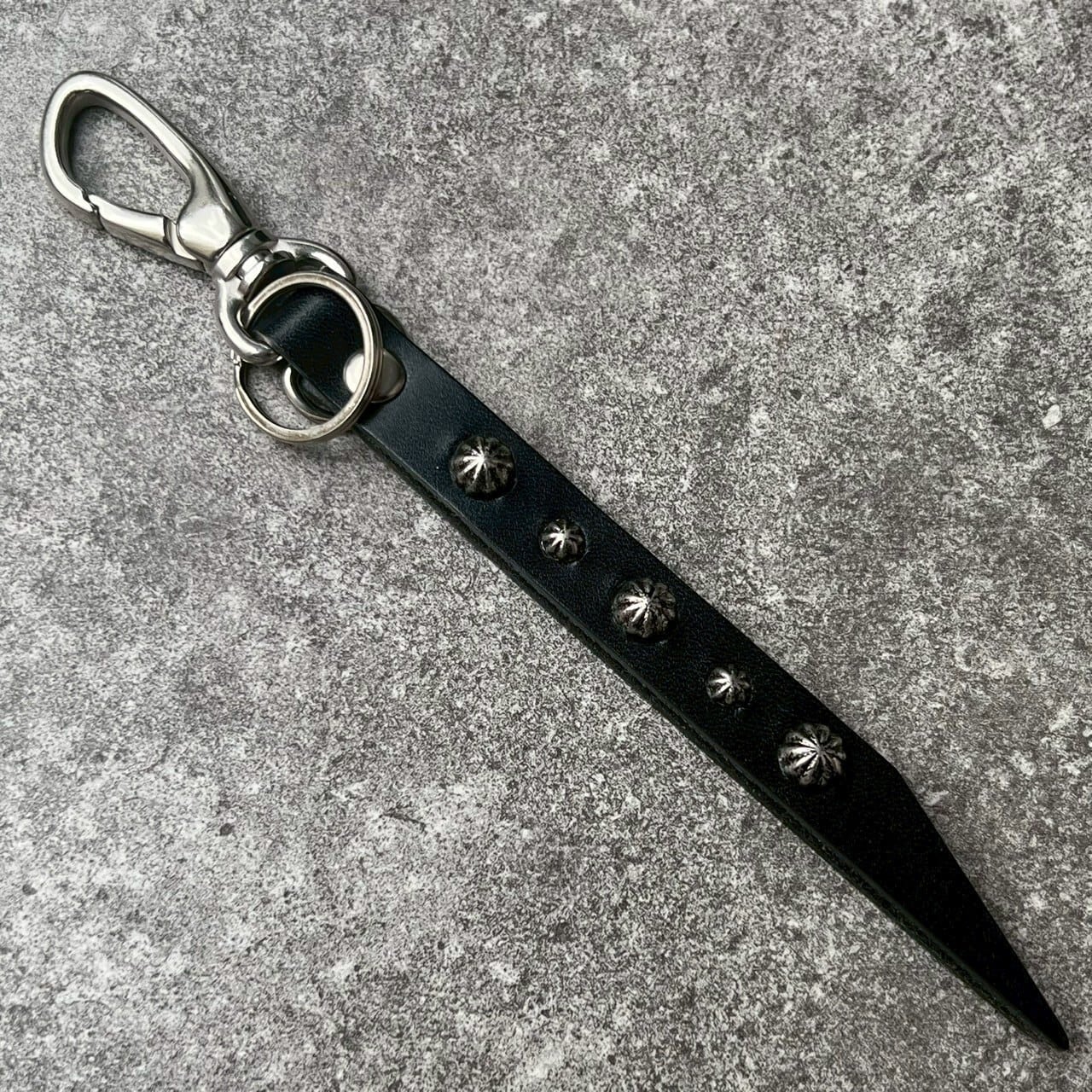 栃木レザー】片面スタッズキーホルダー T15-2 | Ace leather