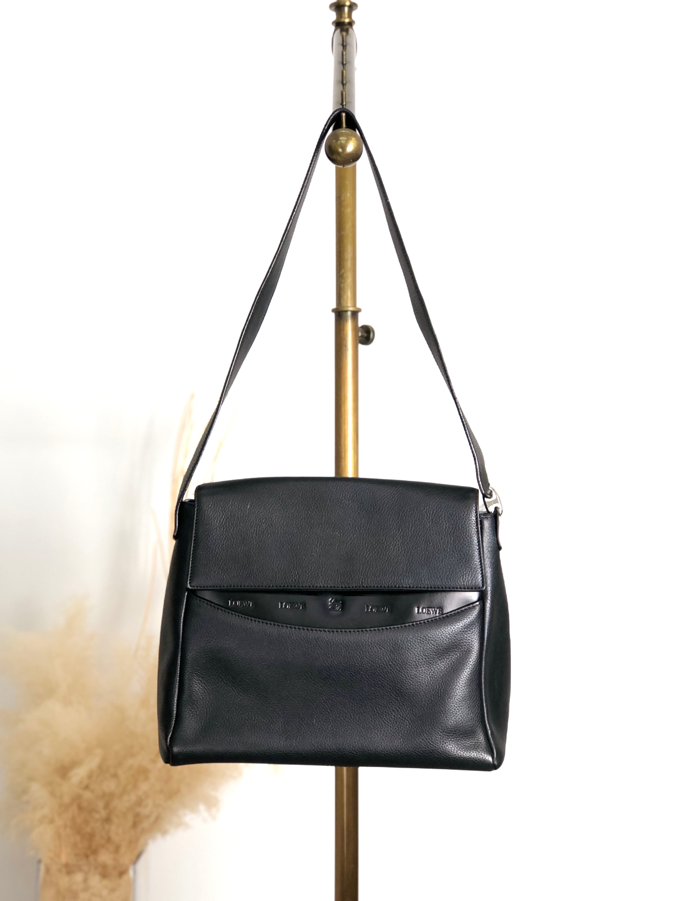LOEWE ロエベ ショルダーバッグ ブラック ロゴ レザー vintage