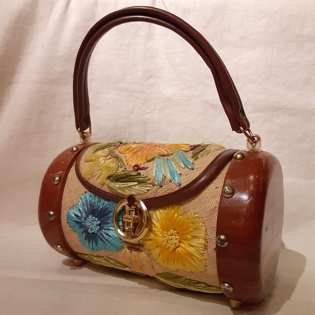 wood × straw material colorful flower design round bag ウッド ストロー素材 フラワー ラウンド  バッグ 円形 丸型 | Little Trip to Heaven