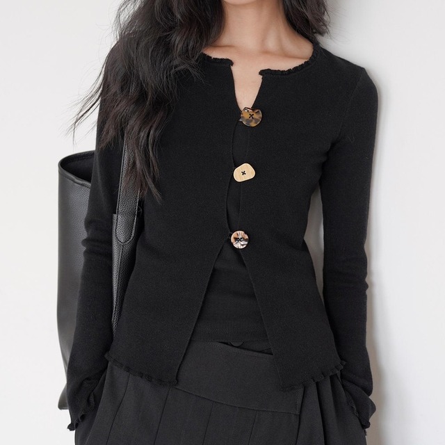Multi button compact cardigan　V2734