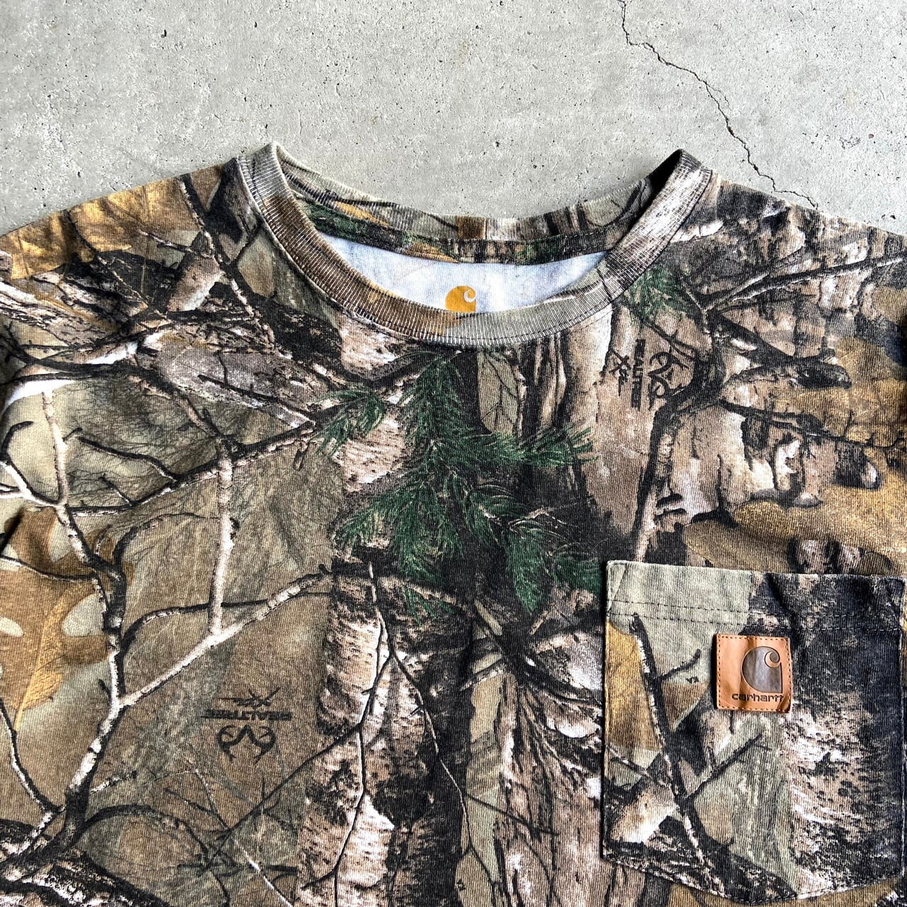 Carhartt カーハート リアルツリーカモ 総柄 ワンポイントロゴ 