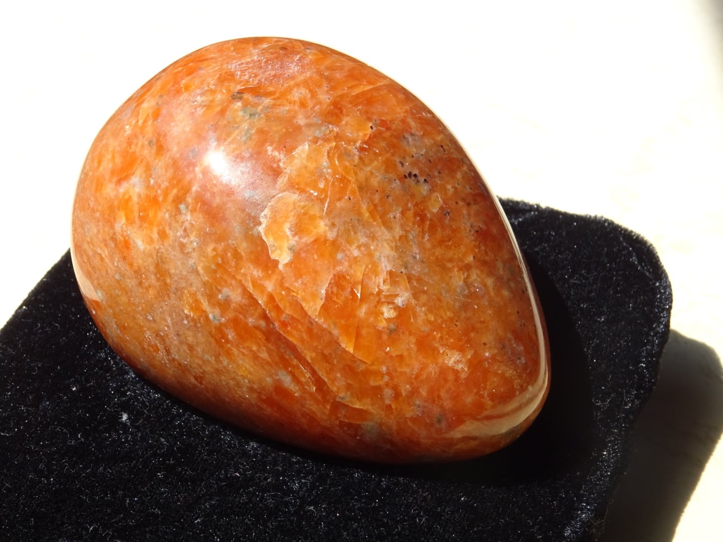 マグマカルサイト」 オレンジカルサイト・Bigタンブル | 虹石屋