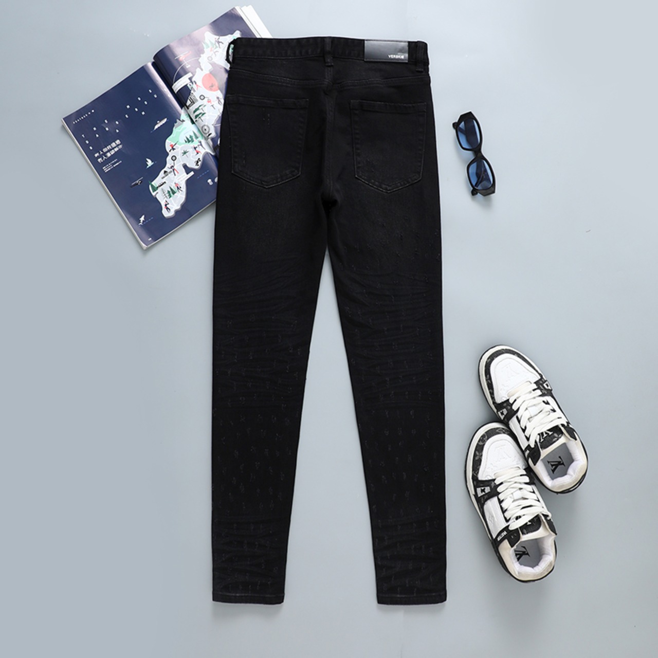 スリムフィットデニムパンツ