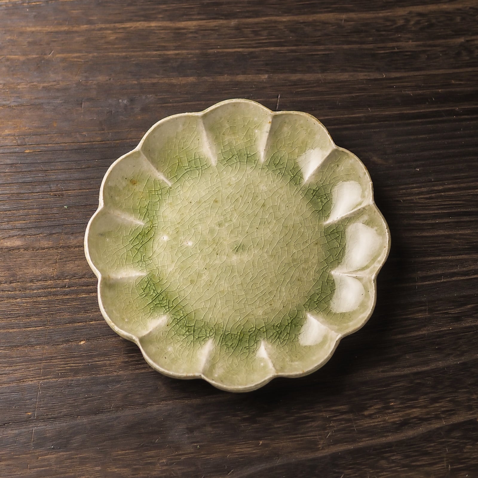 灰釉 輪花皿  中（銘々皿・小皿・醤油皿）／阿部 恵里