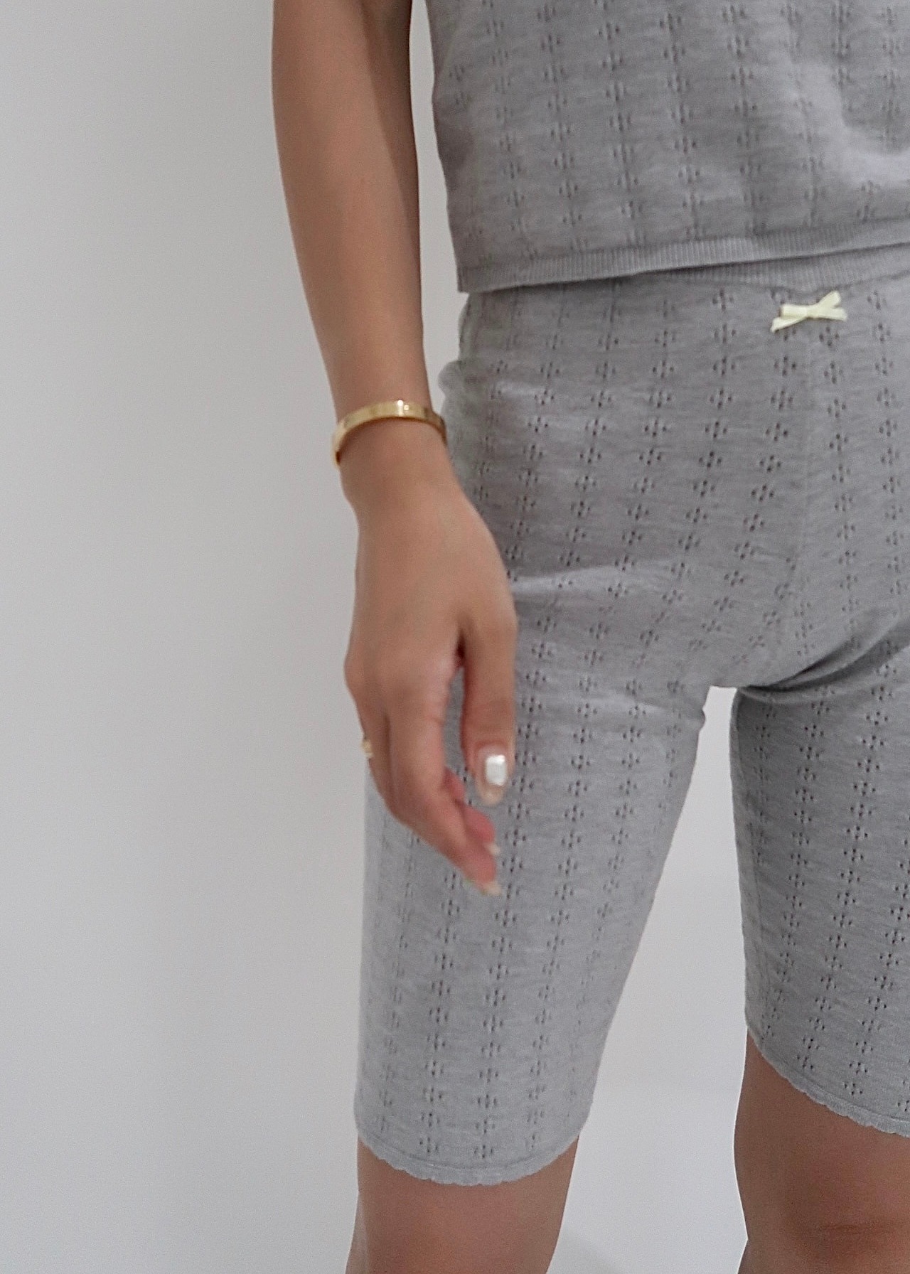 eyelet half leggings