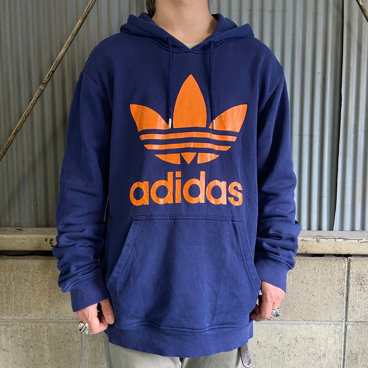 adidas【日本未入荷】アディダスオリジナルス ロゴパーカー ネイビー