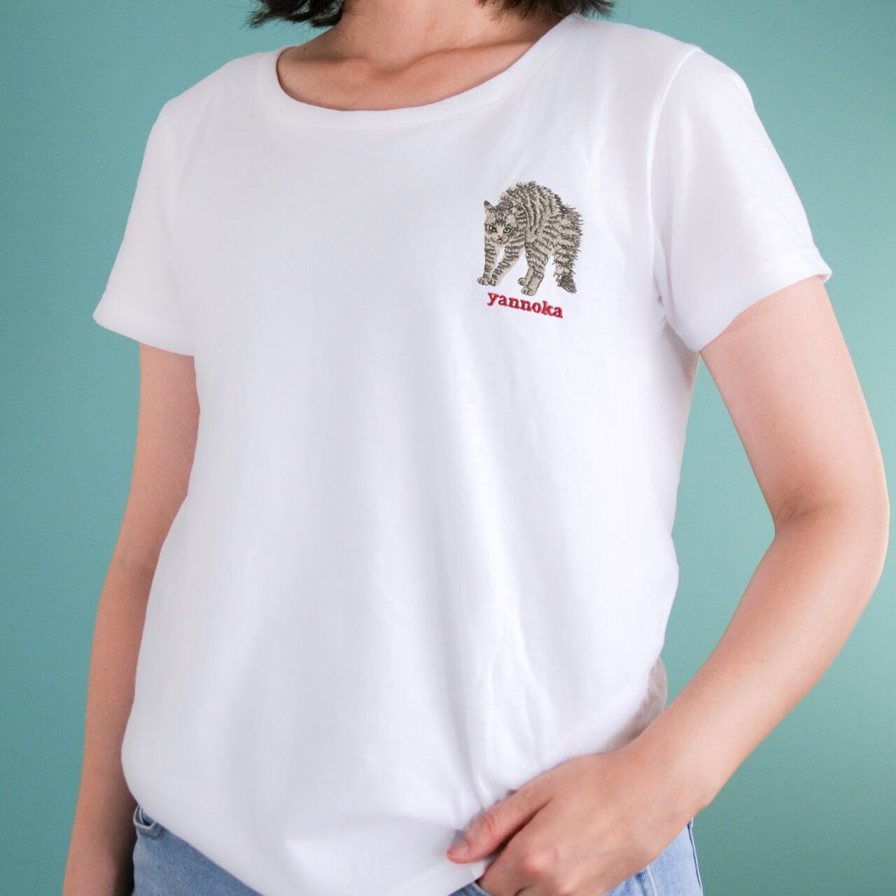 【サバトラ猫】やんのかステップTシャツ(白・黒)