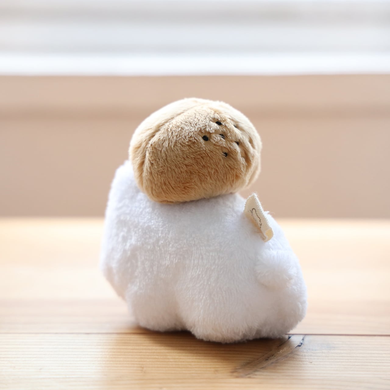 お値下げ品】あんぱんなでウサ (MK-511) | もくもくちゃん公式