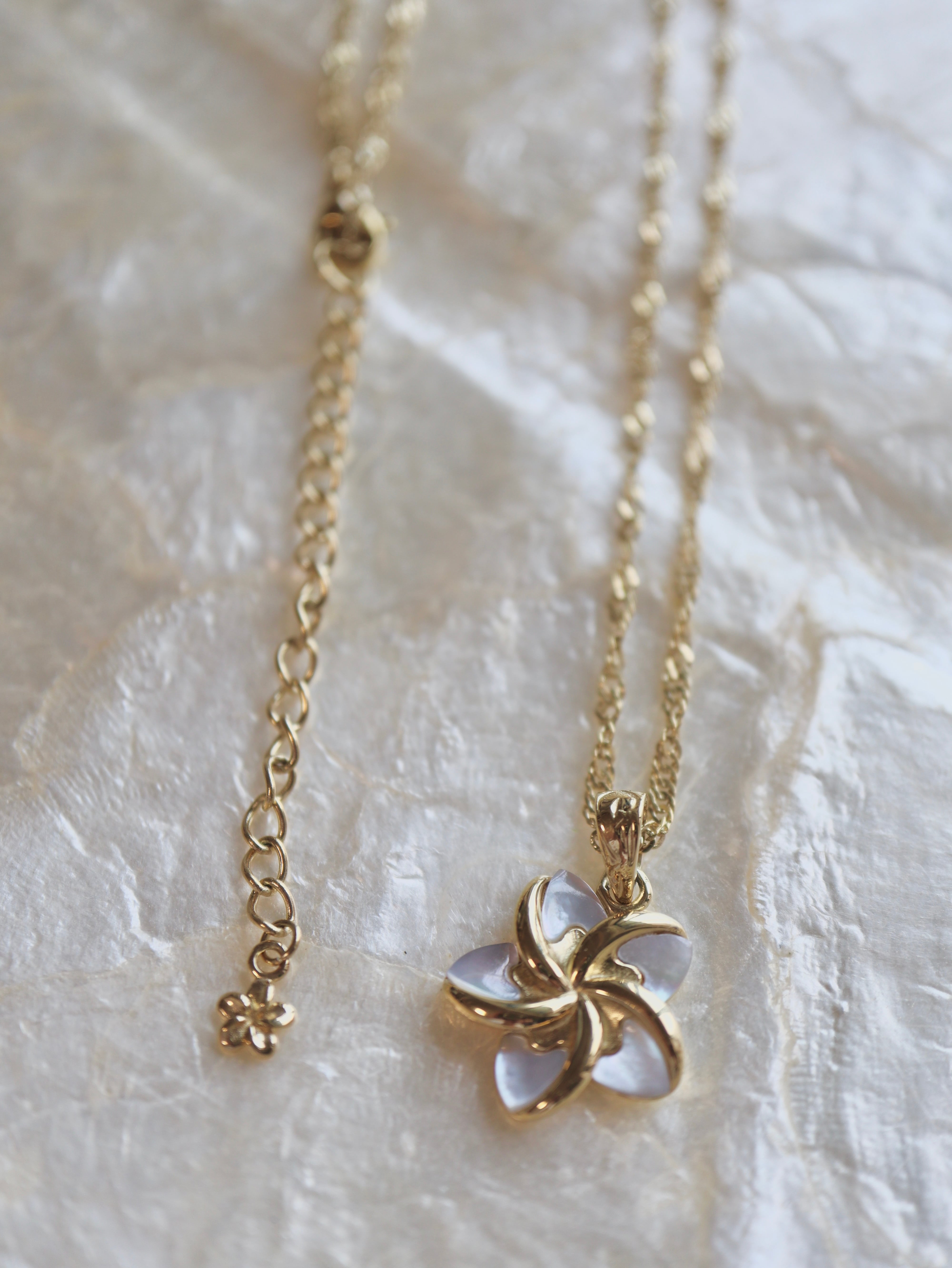 Plumeria shell necklace Hawaiian jewelry(ハワイアンジュエリー