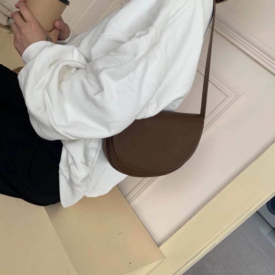 セミサークルショルダーバッグ