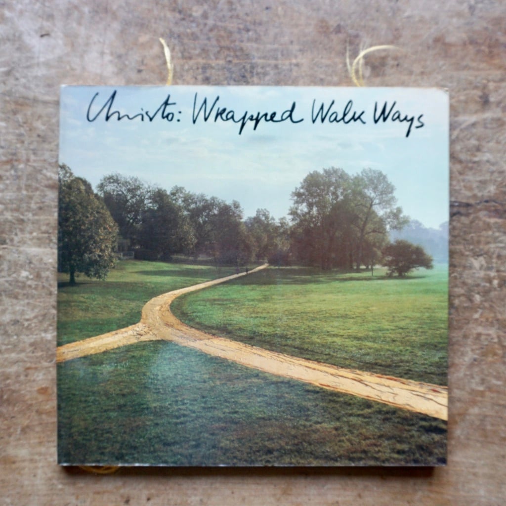 【絶版洋古書】クリスト  Christo: Wrapped Walk Ways 1978 Abrams　[310194731]