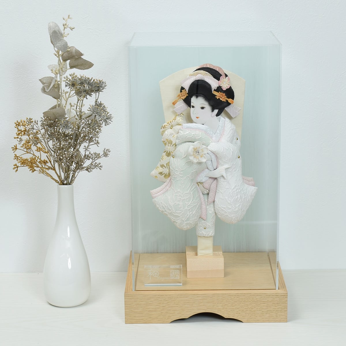 押絵羽子板飾り【萌花】Moeka|おしゃれ|モダン|今どき|コンパクト|スタイリッシュ|白い羽子板